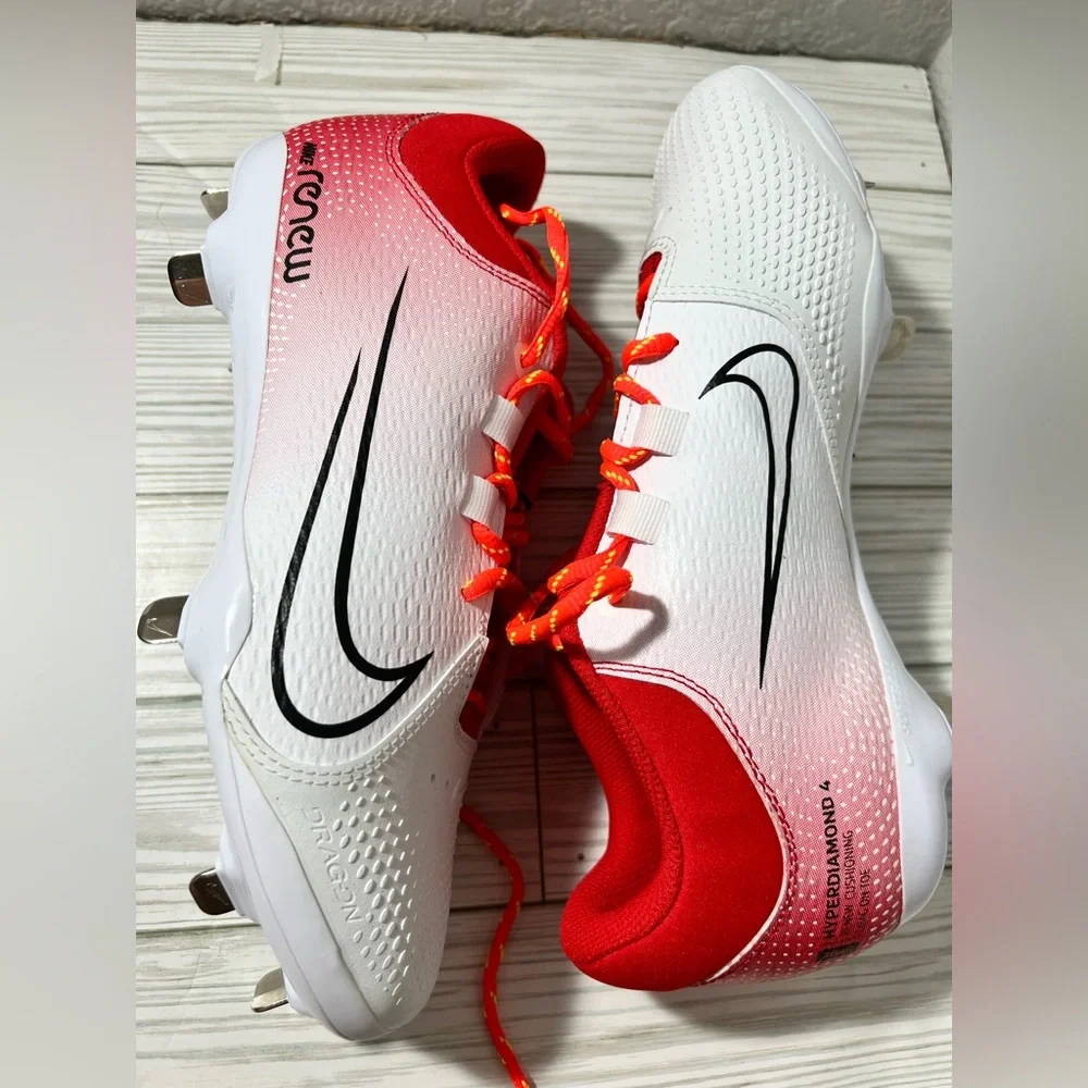 Nike‎ Women's Hyperdiamond 4 Pro Metal Fastpitch Softball Cleats Size 9.5 white